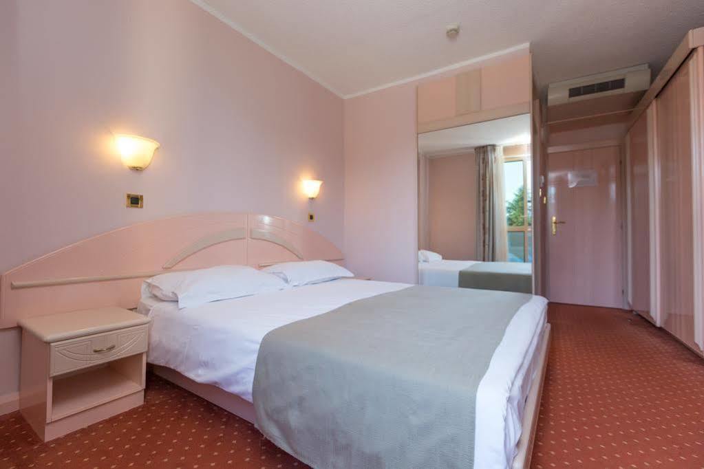 Hotel Park Plava Laguna 4*